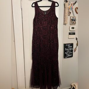 Elegant Burgundy Sleeveless Dress